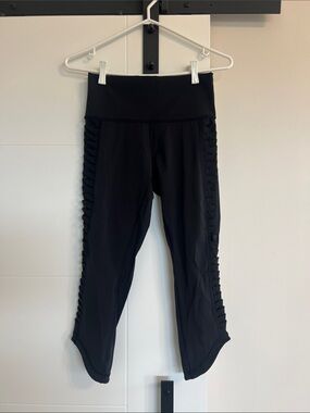 lululemon athletica Black Cropped Leggings with Side Ruching